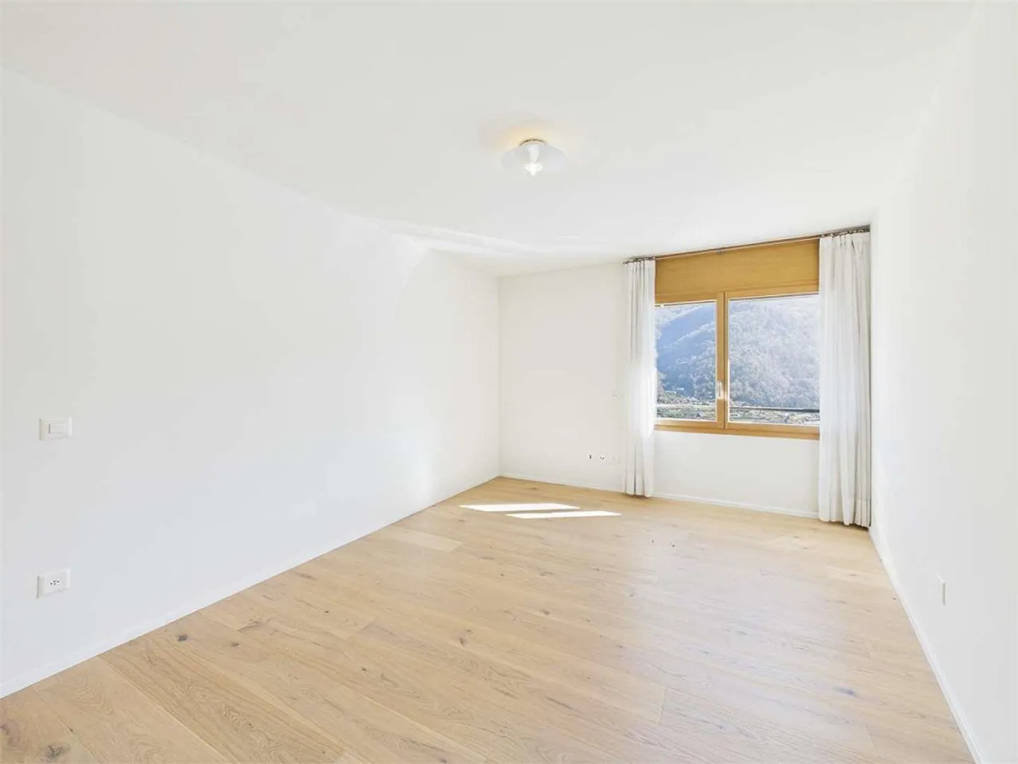 Helle Villa mit Seeblick - Foto 10 von 13