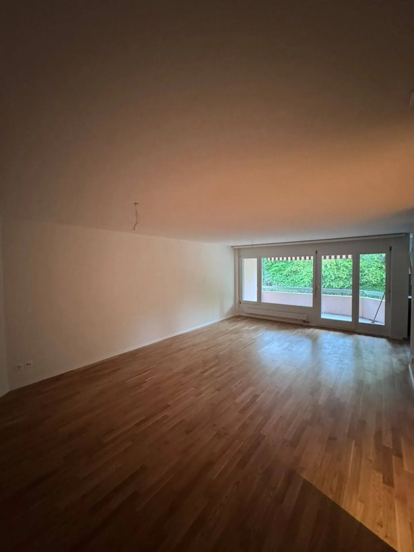 Appartamento 2.5 stanze appena ristrutturato con balcone a Baden - Foto 1 di 5