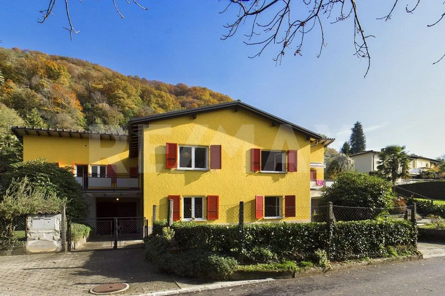 Maison multifamiliale avec trois appartements séparés et jardin comme résidence secondaire - Photo 1 sur 13