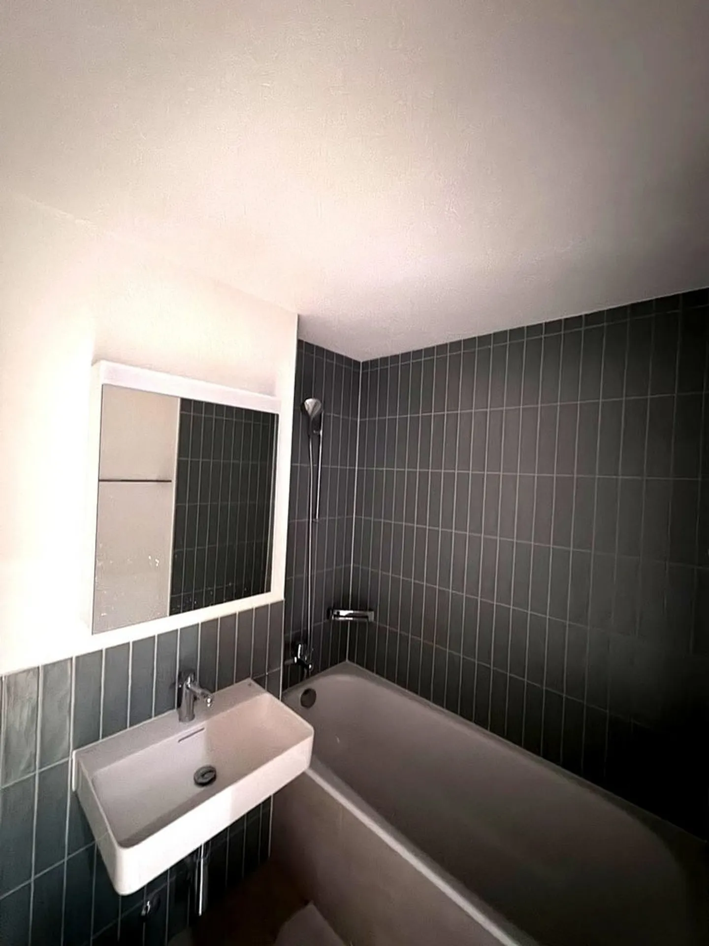 Appartamento 2.5 stanze appena ristrutturato con balcone a Baden - Foto 4 di 5