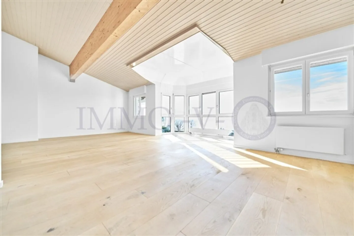 3.5 Room apartment - Photo 3 of 8