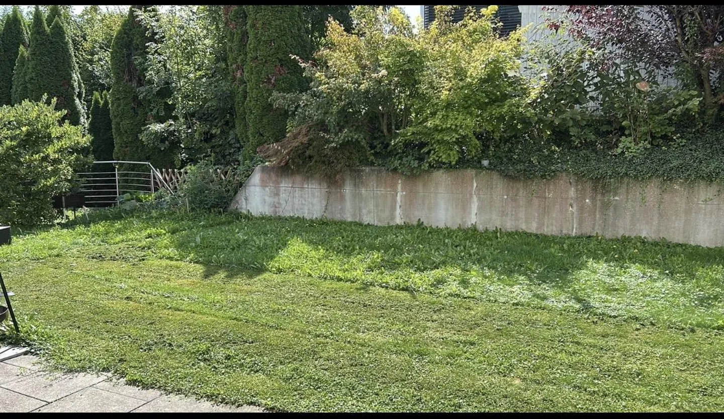 Attractive 2.5-room apartment with large garden - Photo 8 of 9