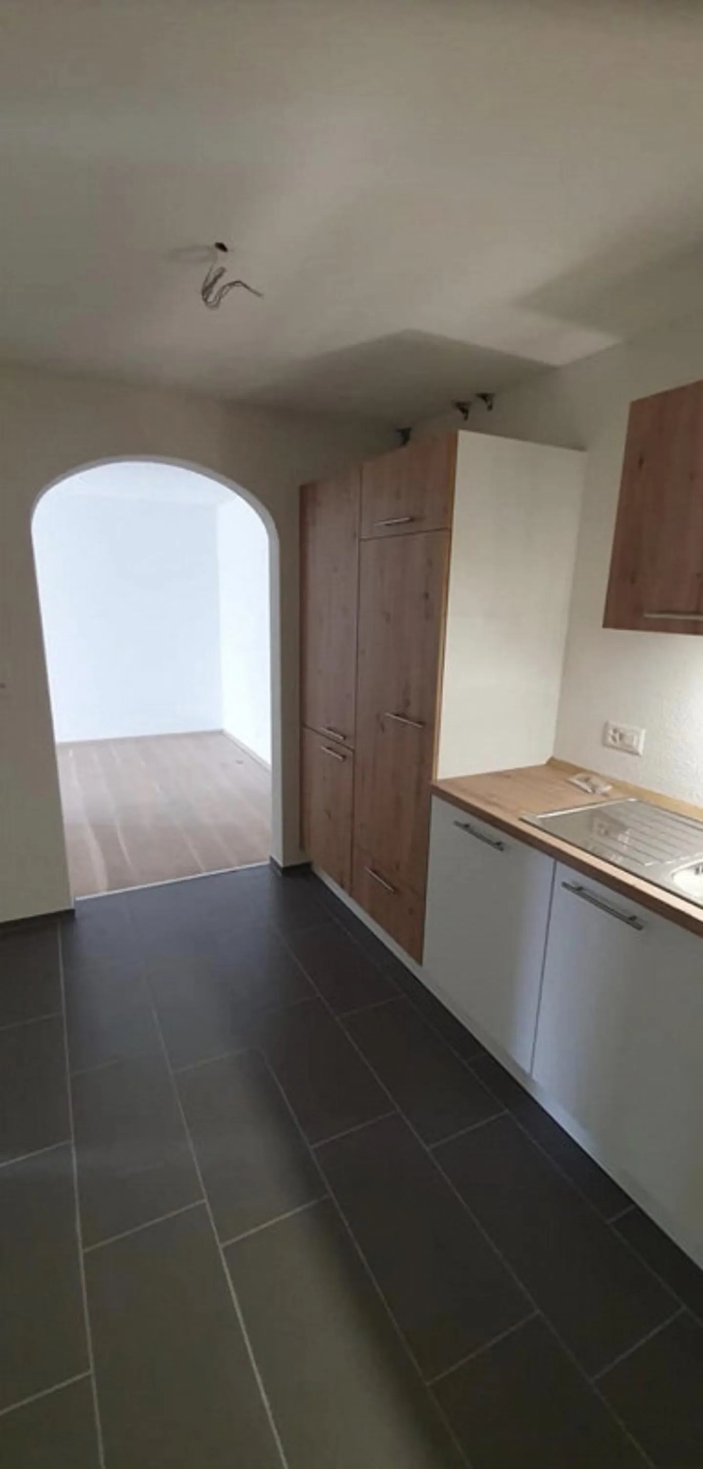 Attractive 2.5-room apartment with large garden - Photo 3 of 9