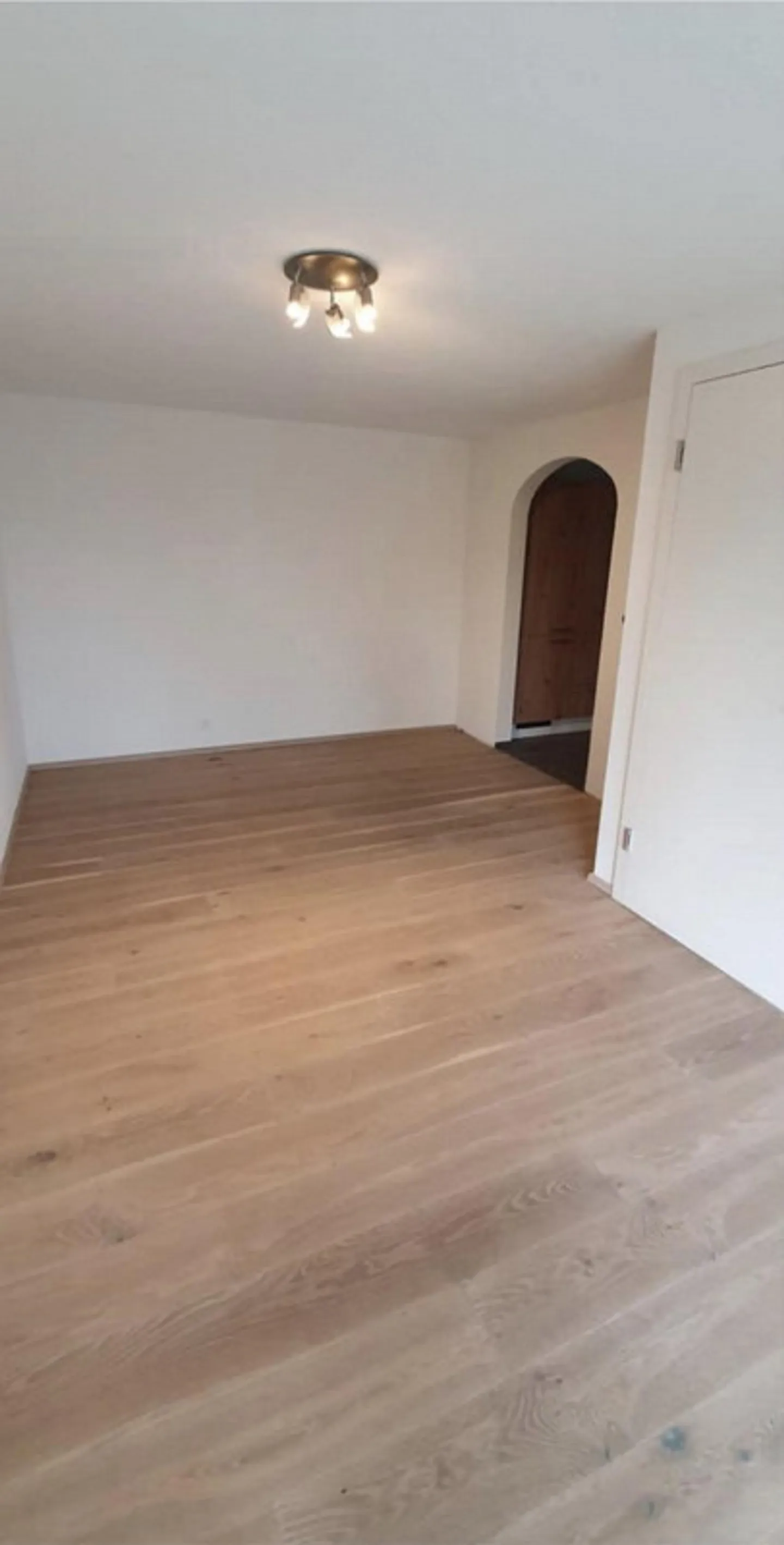 Attractive 2.5-room apartment with large garden - Photo 4 of 9