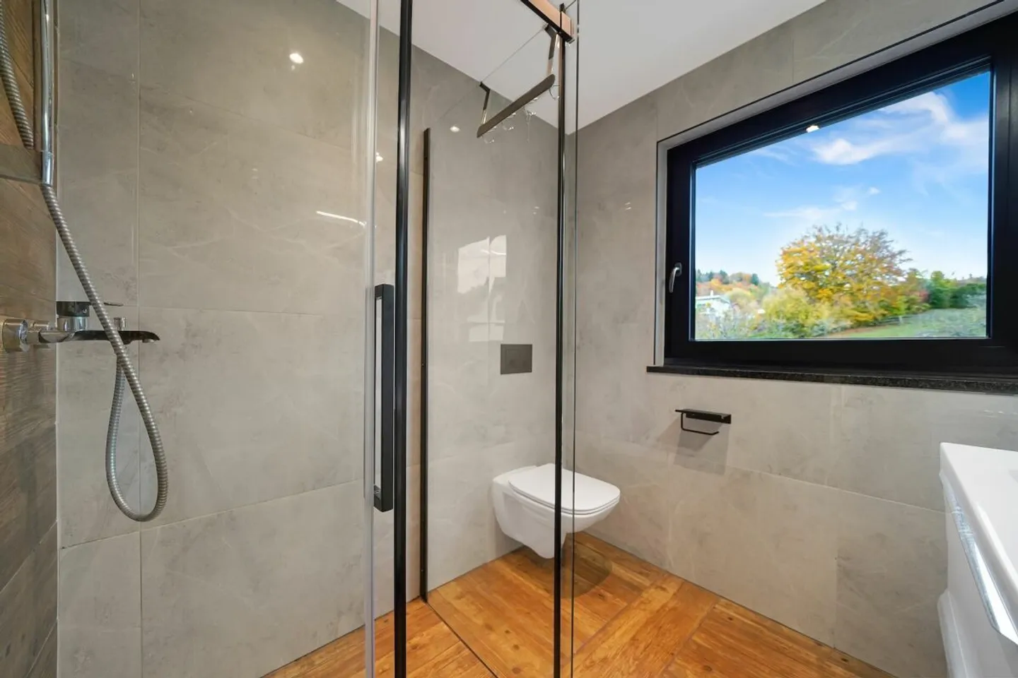 Maison individuelle jumelée neuve avec appartement séparé et grand carport - Photo 10 sur 15