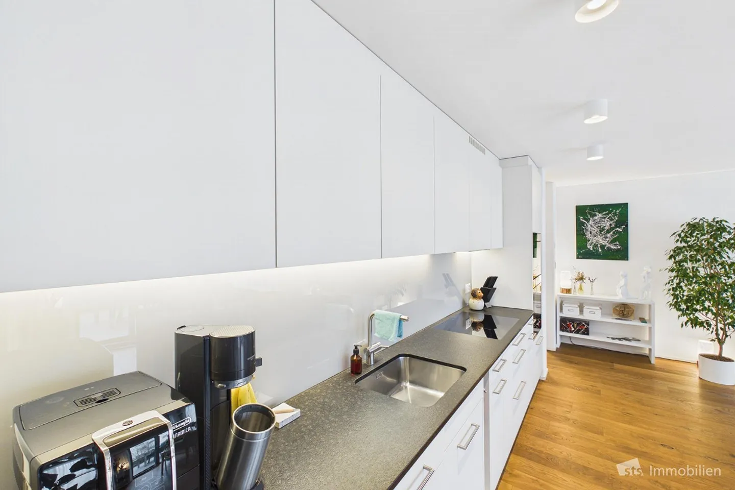 Quiet. Modern. Value-retaining. 2.5-room apartment in Sonnhof Park Inwil - Photo 4 of 15