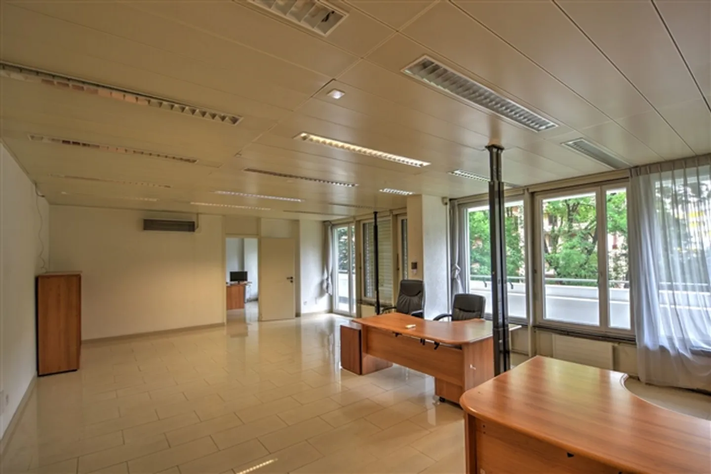 730 m2 of offices near the United Nations - Photo 3 of 6