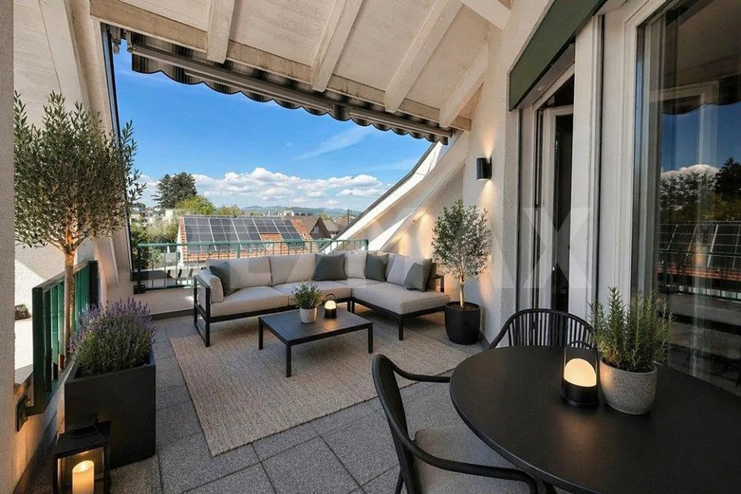 Charming penthouse apartment with fireplace and terrace in a quiet neighborhood - Photo 9 of 13