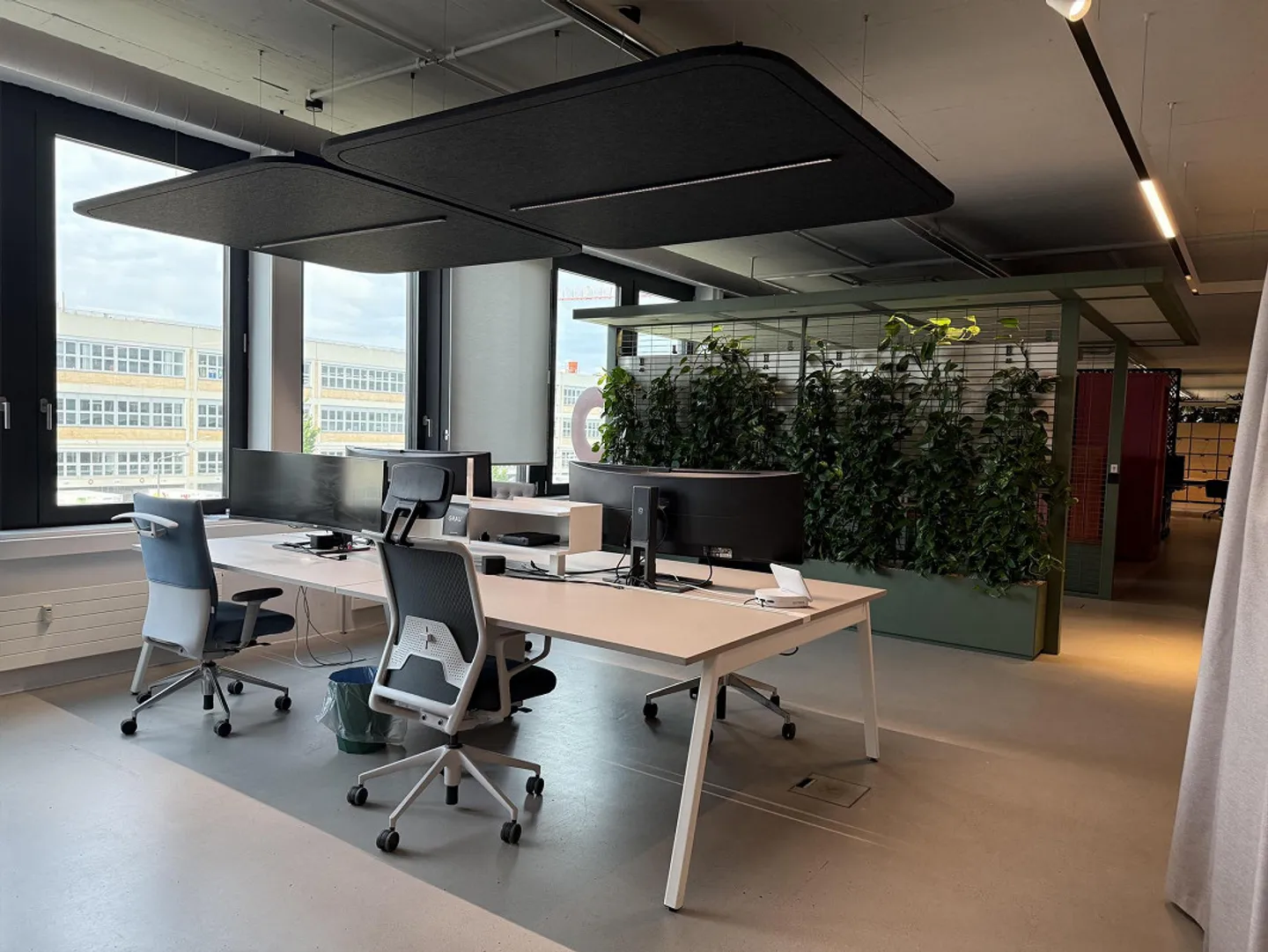 Espace de travail moderne - aménagé et prêt à emménager - Photo 4 sur 12