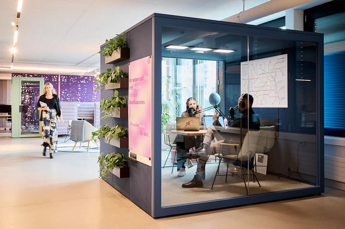 Espace de travail moderne - aménagé et prêt à emménager - Photo 6 sur 12