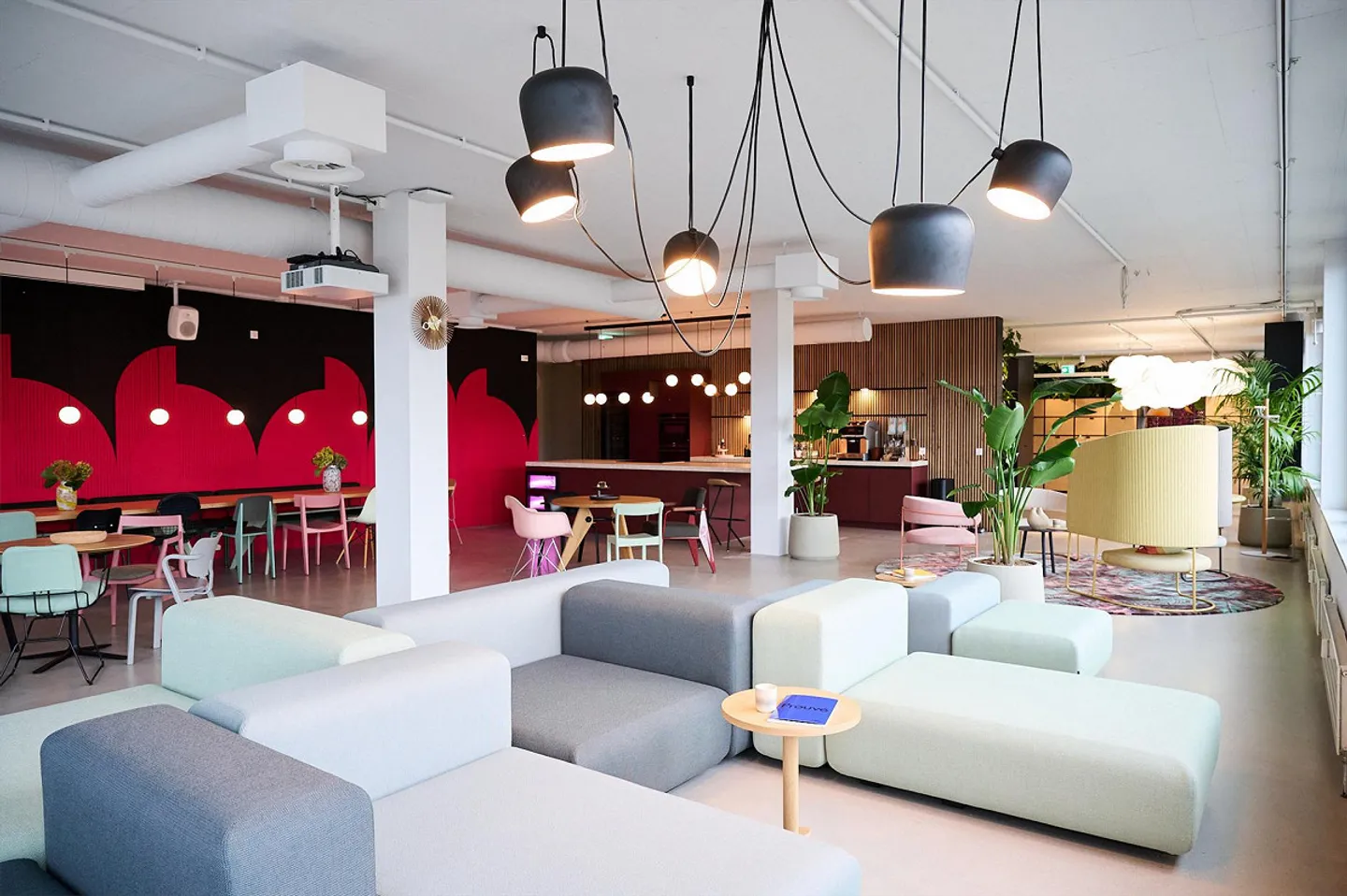 Espace de travail moderne - aménagé et prêt à emménager - Photo 8 sur 12