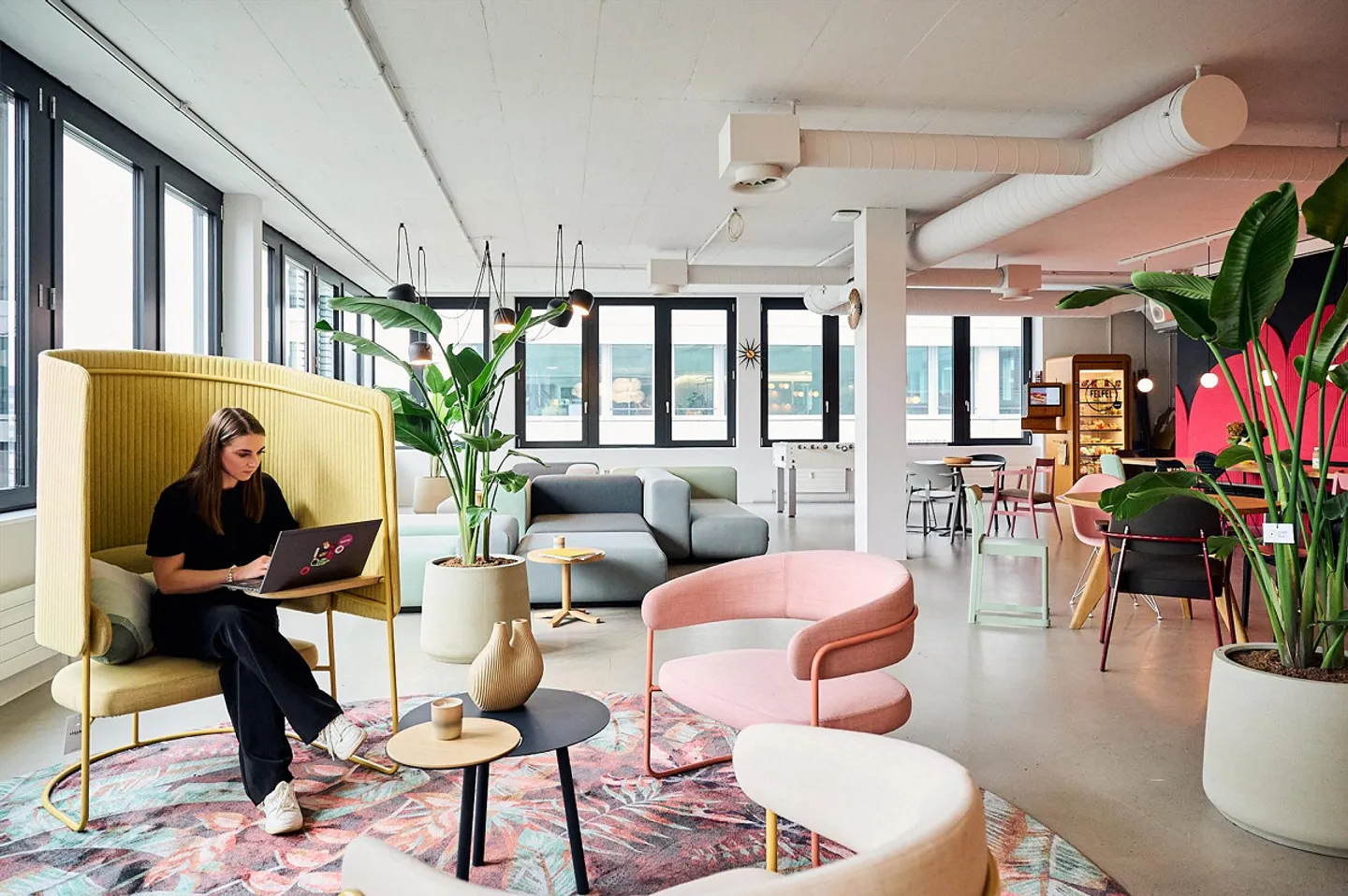 Espace de travail moderne - aménagé et prêt à emménager - Photo 9 sur 12