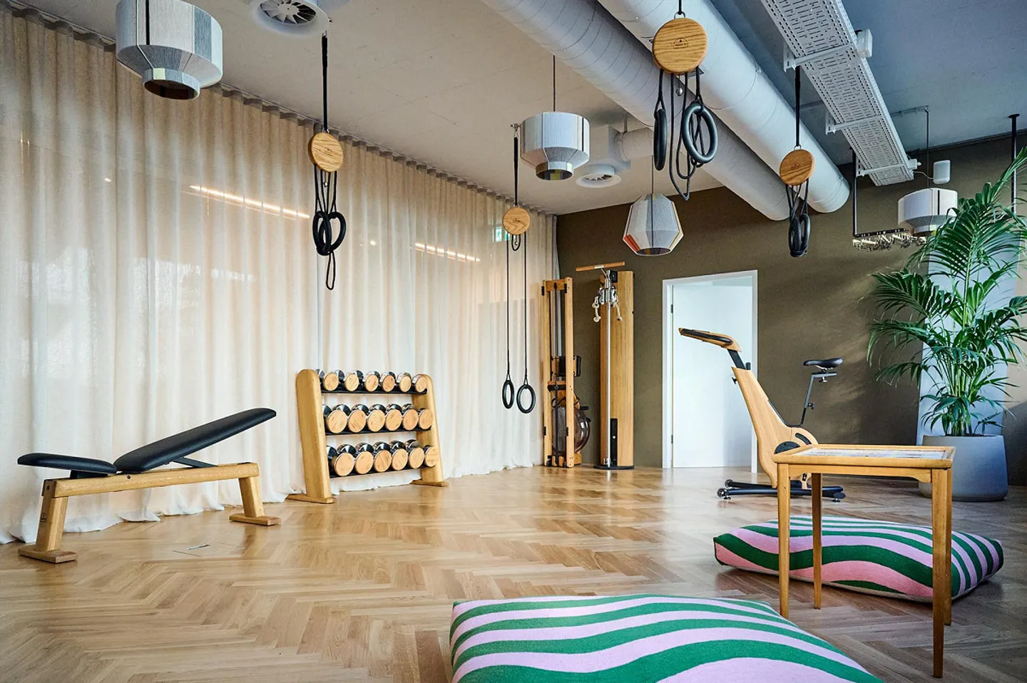 Espace de travail moderne - aménagé et prêt à emménager - Photo 11 sur 12