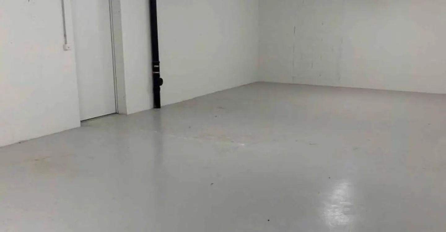 Sehr großer Lagerraum von 63 m² – Genf, Saint-Jean - Foto 2 von 3