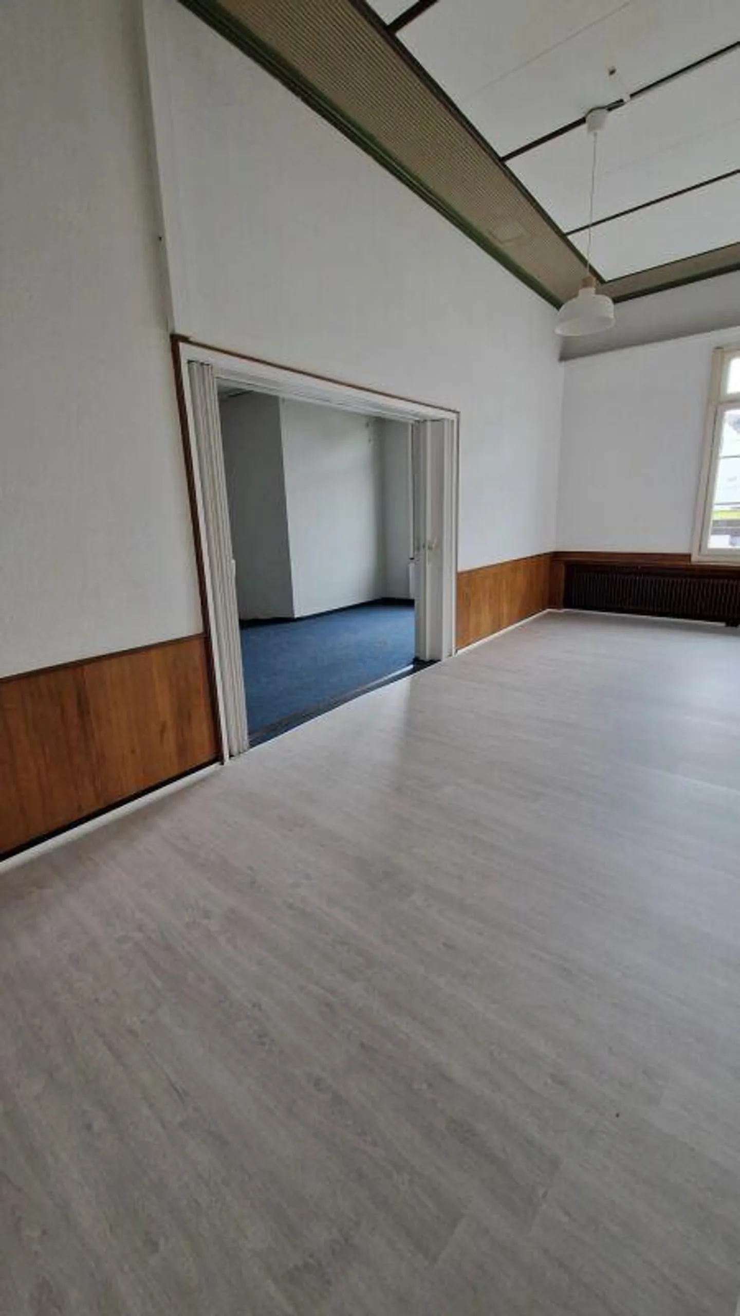 Commercial for rent - Photo 8 of 9