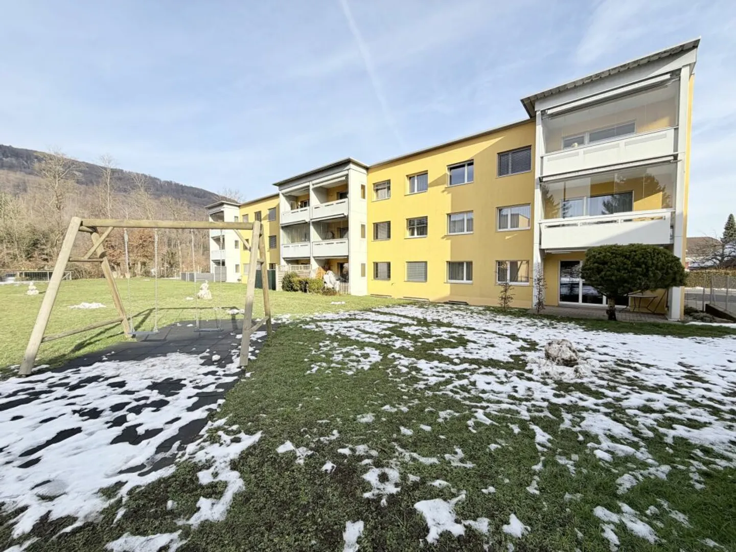 Familienfreundliche 4.5-Zimmerwohnung mit viel Licht und Grünfläche - Foto 1 di 12