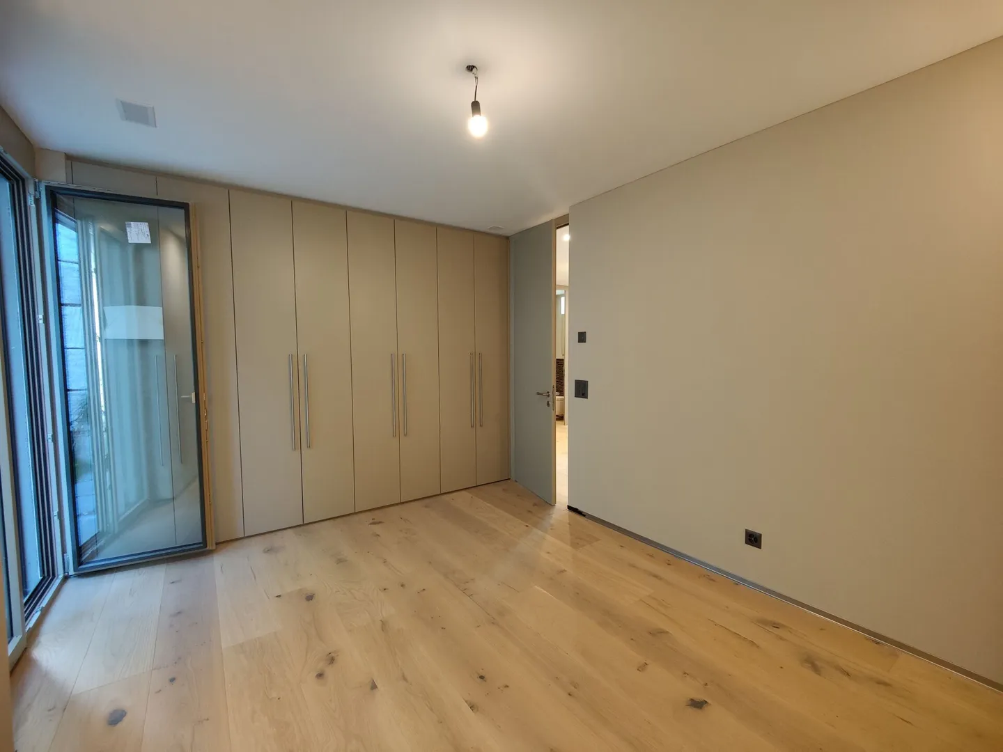 Terrassenwohnung im Eigentumsstandard mit See und Bergsicht - Photo 4 of 6