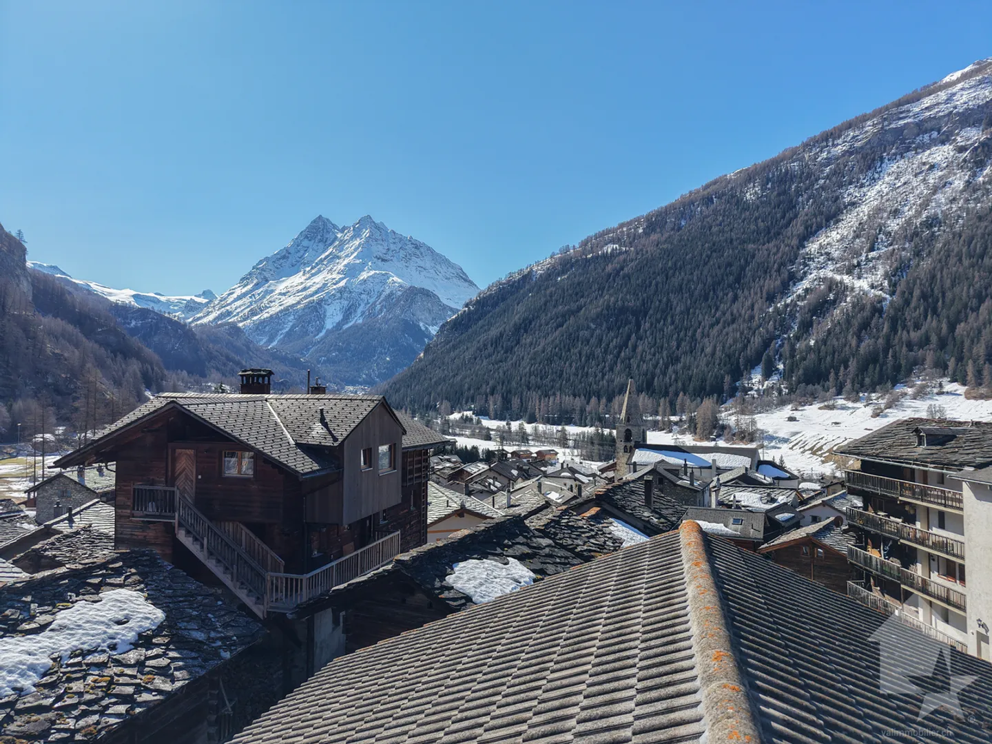 Terreno con fienile da trasformare nel centro del vecchio villaggio di Evolène - Foto 1 di 10