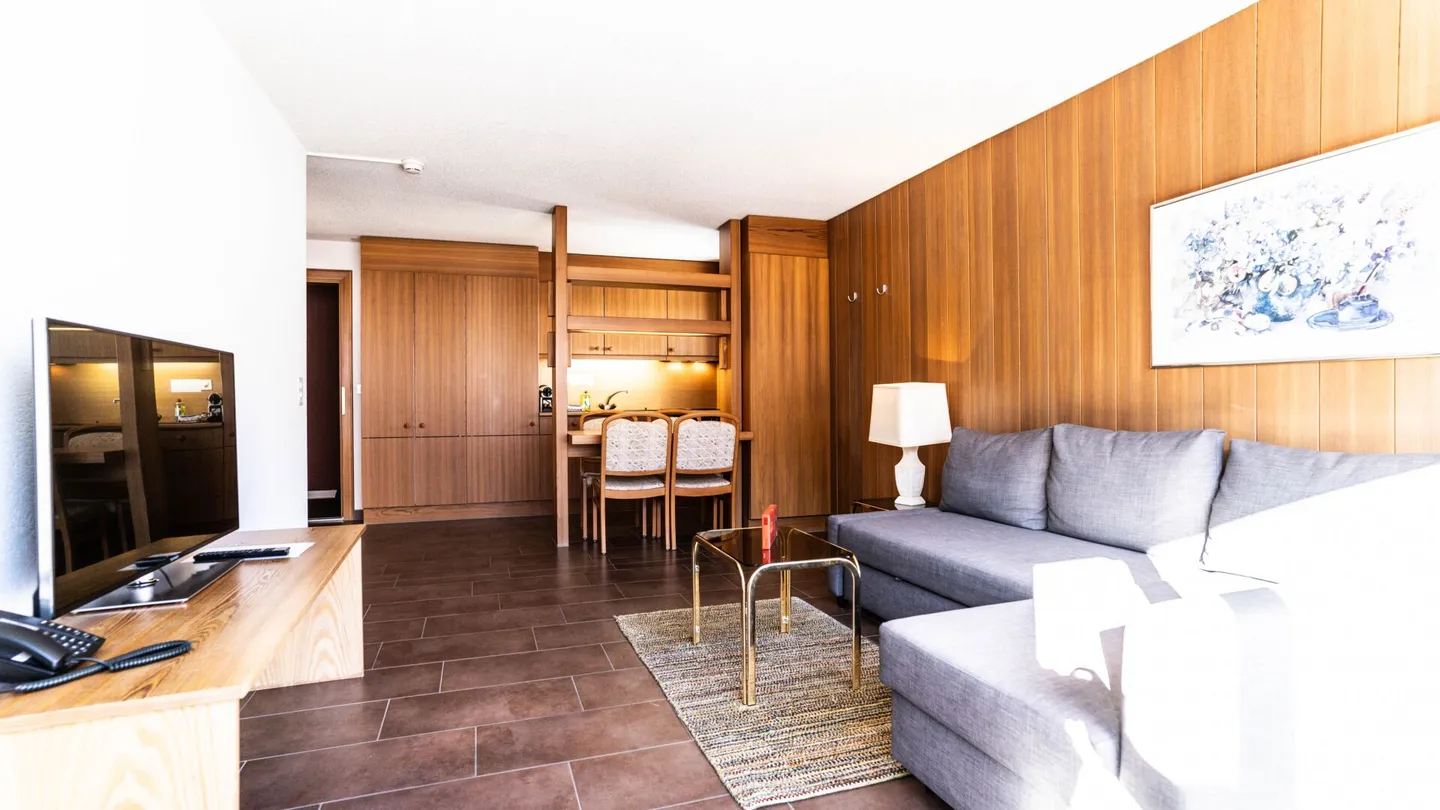 Magnifique appartement de vacances meublé avec balcon et place de parking souterrain - Photo 5 sur 11