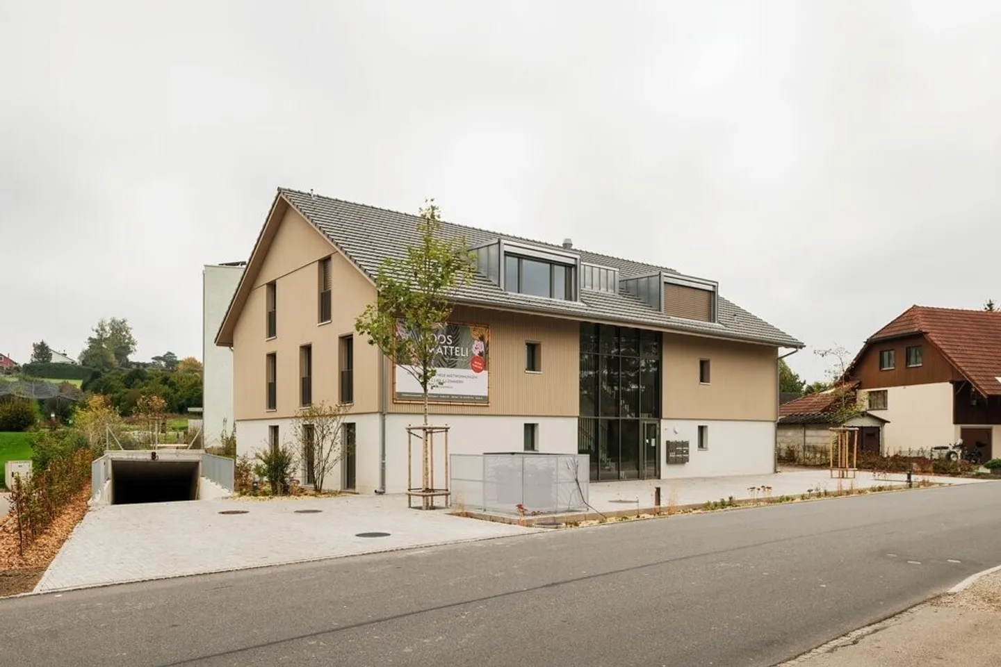 Appartamento moderno 2.5 locali con balcone e posto auto - Foto 1 di 5