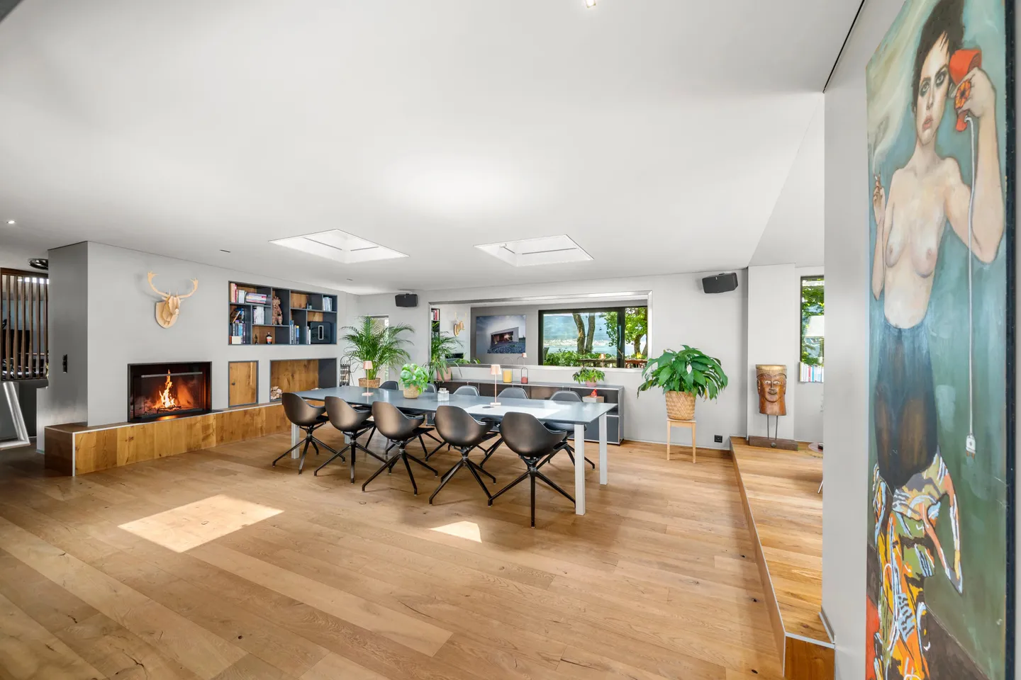 Stunning Villa with Lake View - Photo 11 of 21