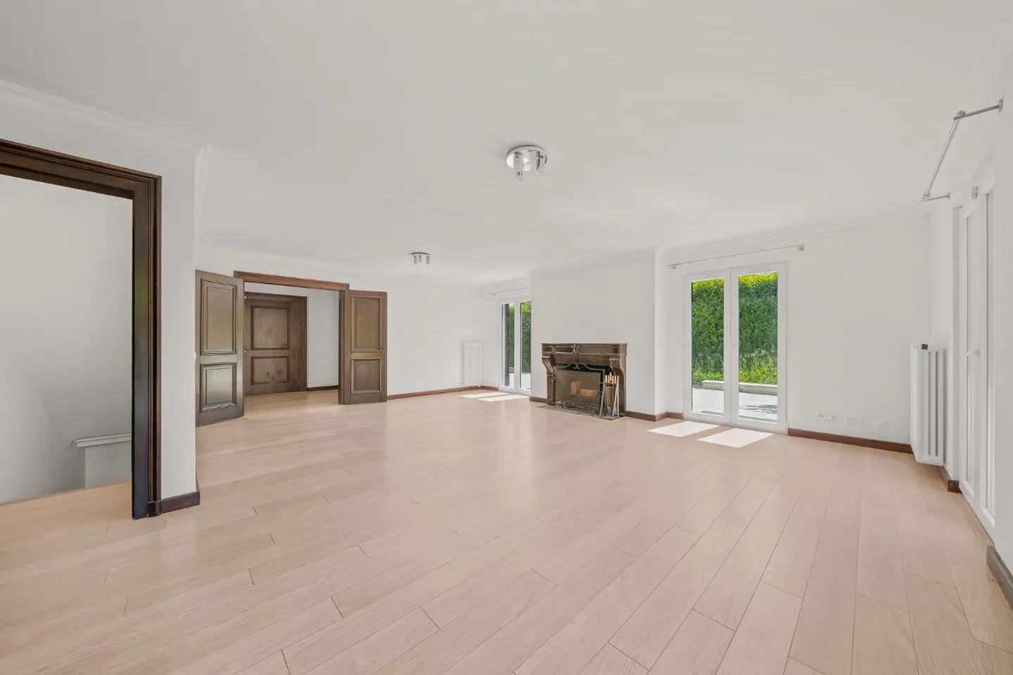 Magnifica e spaziosa proprietà di charme nel cuore di un ambiente residenziale e verdeggiante - Foto 2 di 4