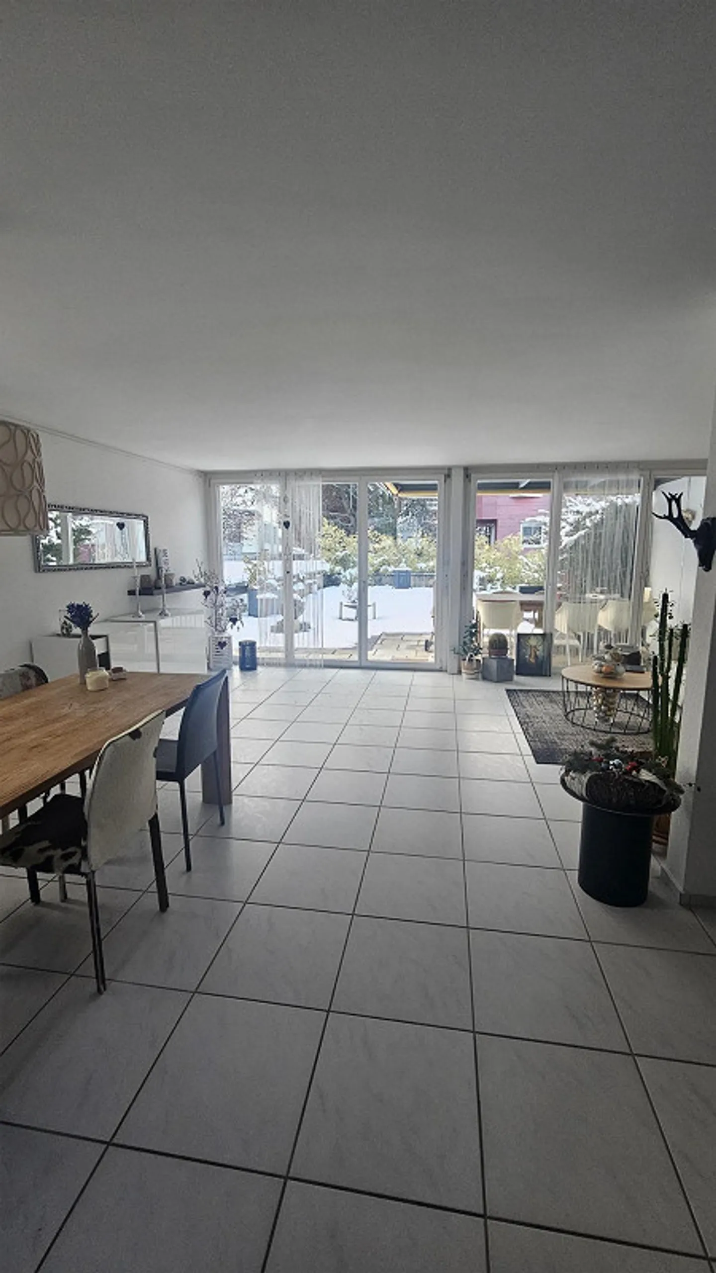 Ampia casa angolare di 5,5 stanze in una zona residenziale tranquilla a Kriens - Foto 4 di 15