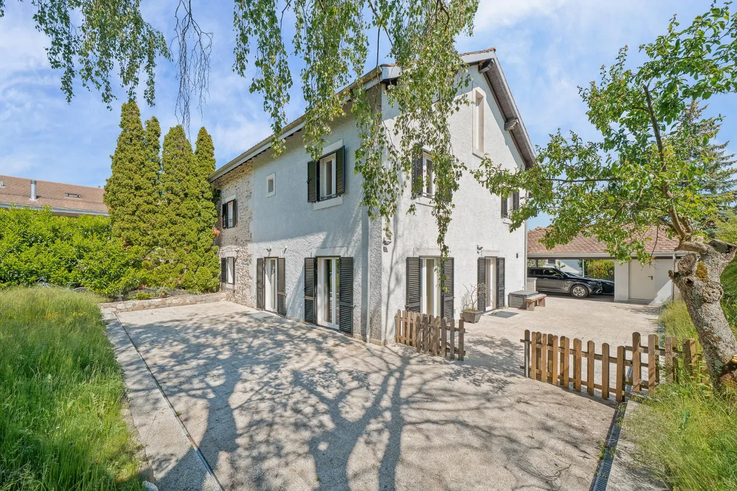 Magnifica e spaziosa proprietà di charme nel cuore di un ambiente residenziale e verdeggiante - Foto 4 di 4