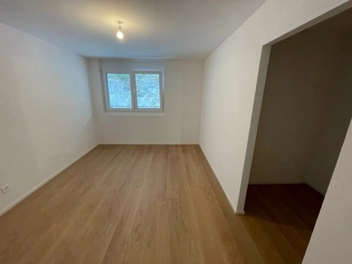Appartement Charmant avec Vue sur la Ville - Photo 3 sur 8