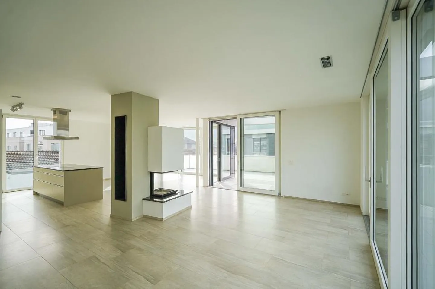 Plaisir de vivre de première classe ! Élégant appartement en attique de 4.5 pièces dans un emplacement central - Photo 13 sur 13