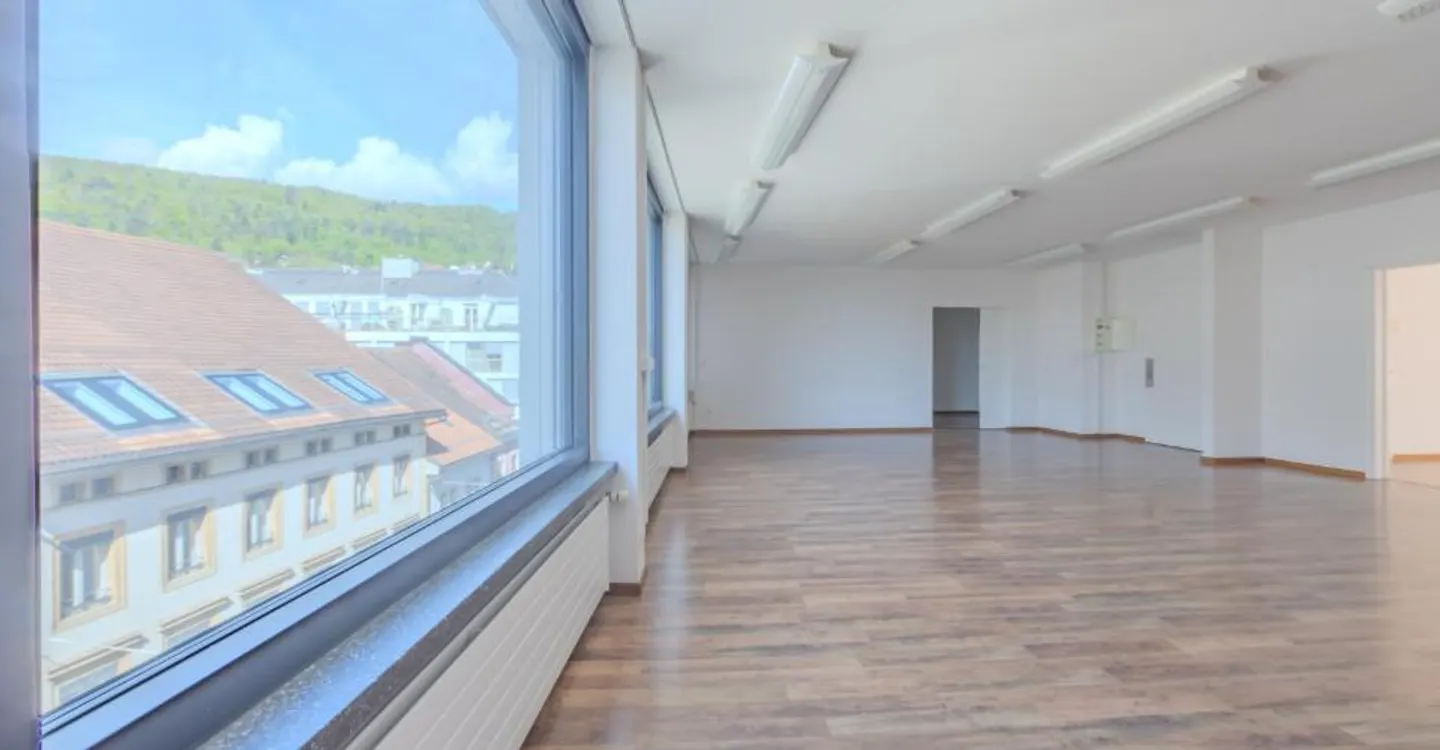 Moderne Büroräumlichkeiten in Biel - Foto 3 von 4