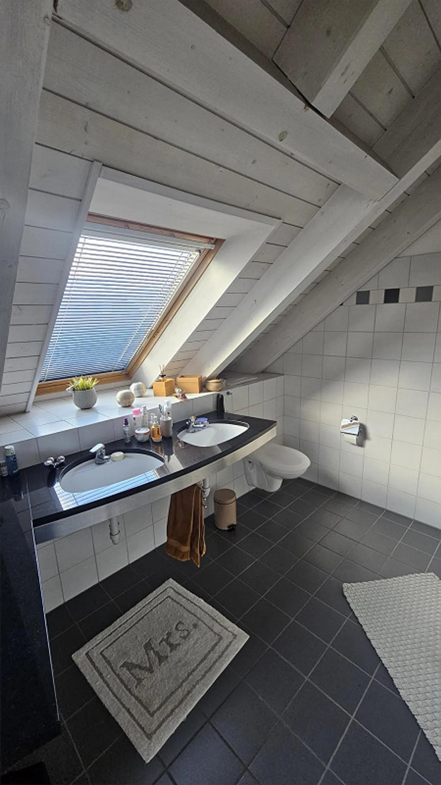 Ampia casa angolare di 5,5 stanze in una zona residenziale tranquilla a Kriens - Foto 14 di 15