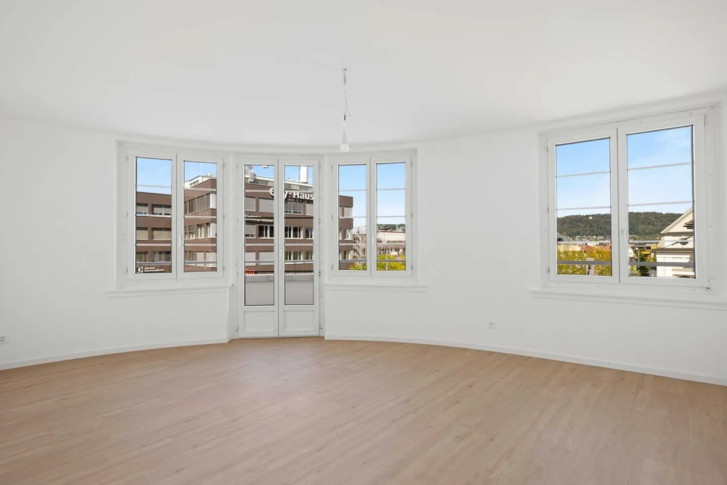 Modernes Apartment mit sonnigem Balkon - Foto 4 von 10