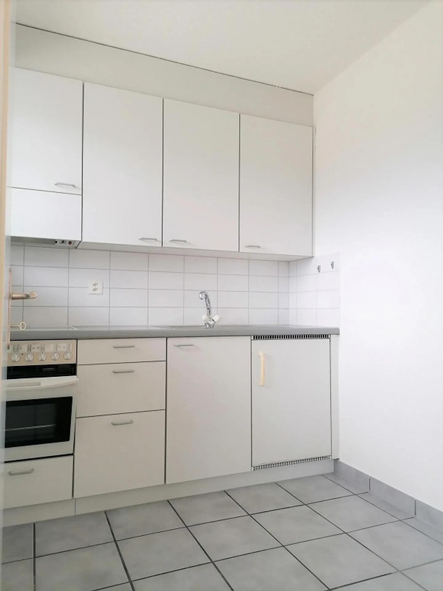 Charming Attic Apartment in Basel - Photo 5 of 9