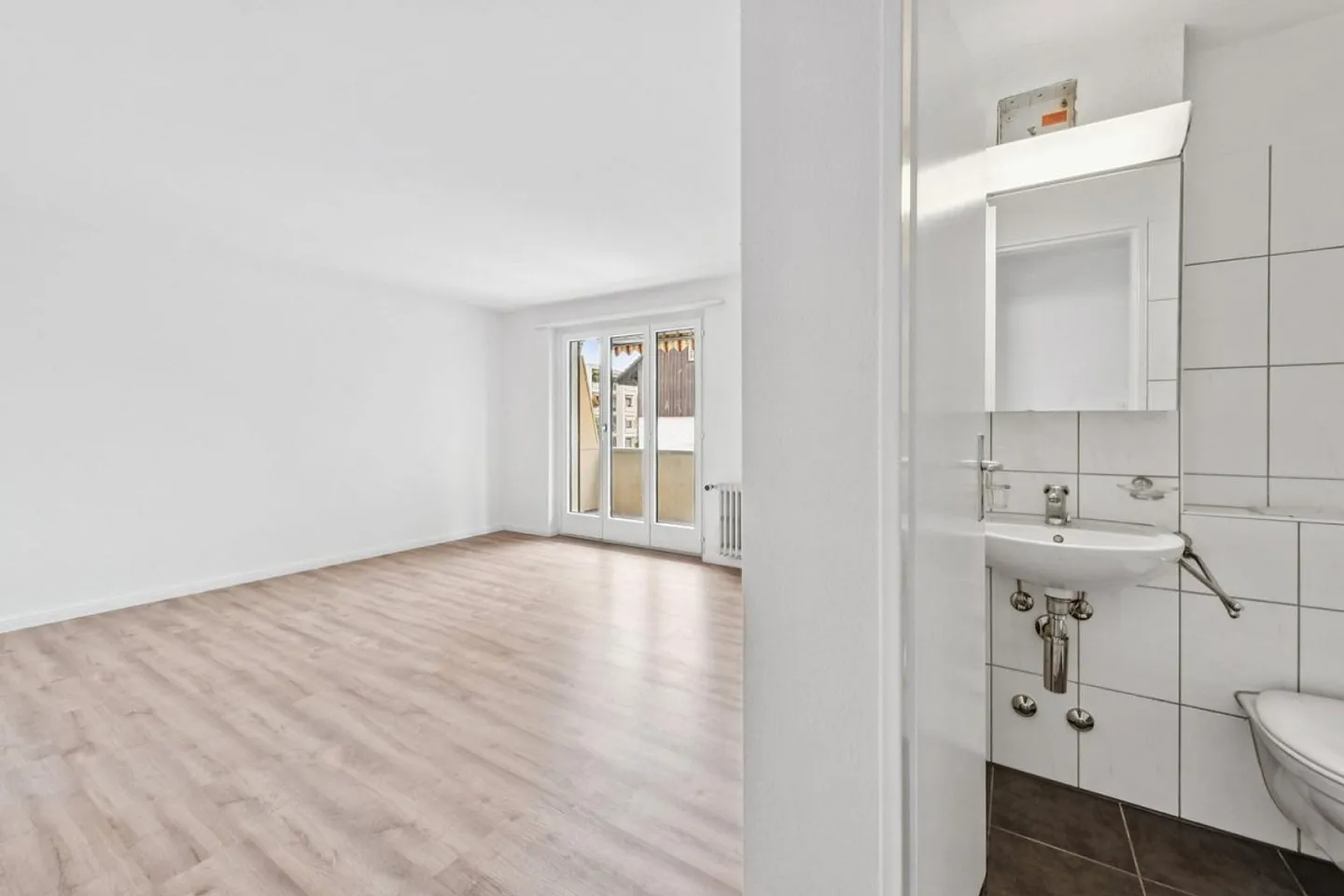Frisch renovierte Erdgeschosswohnung - Foto 3 von 10