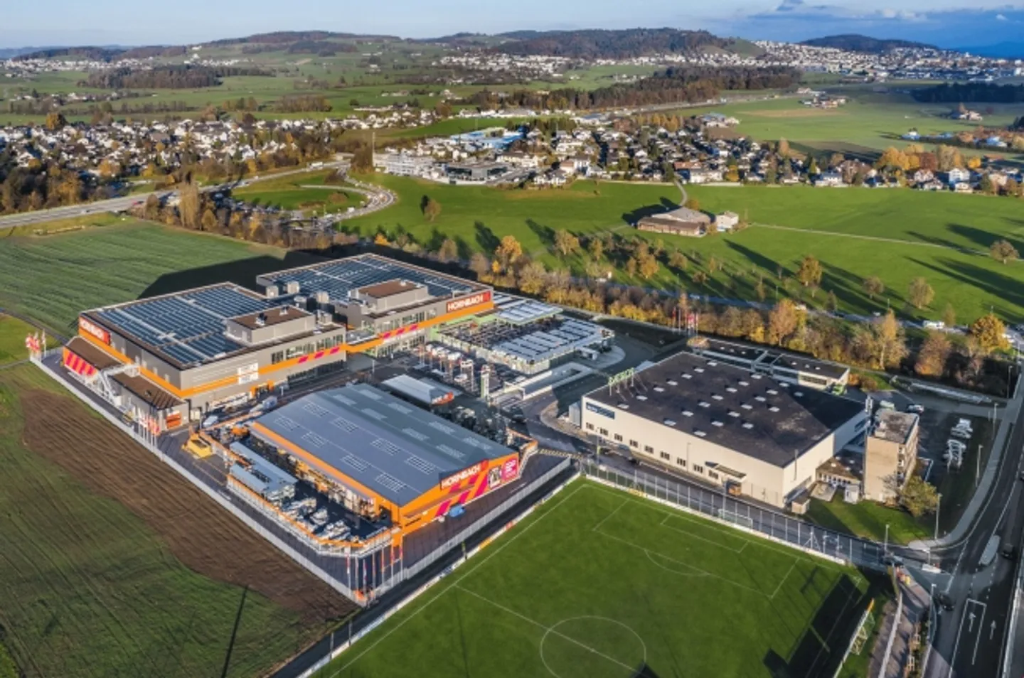 Retail space ideal for a hairdresser / beauty studio for rent - Photo 3 of 6