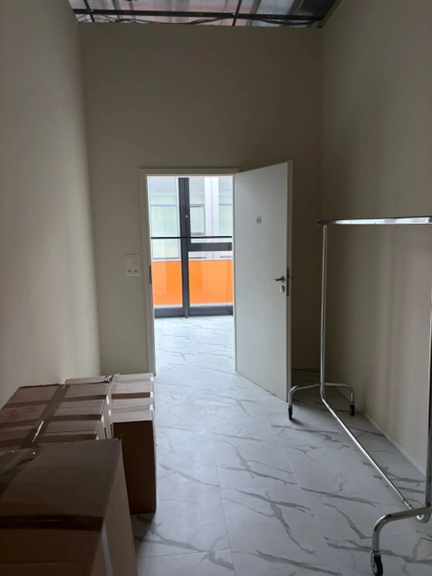 Retail space ideal for a hairdresser / beauty studio for rent - Photo 5 of 6