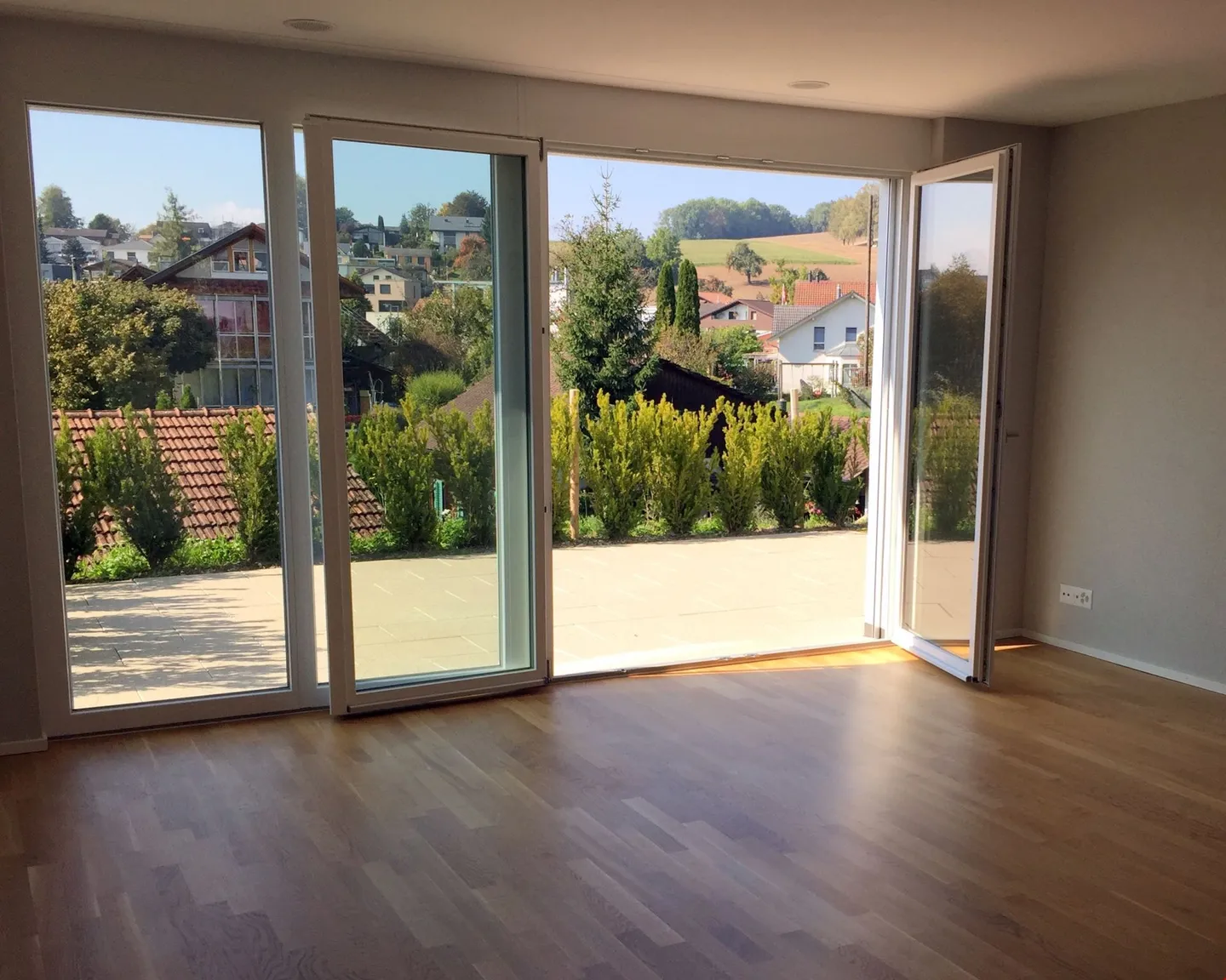 Moderne Garten Wohnung mit Parkett, entspannendem Sitzplatz und wunderschöner Aussicht - Foto 2 von 10