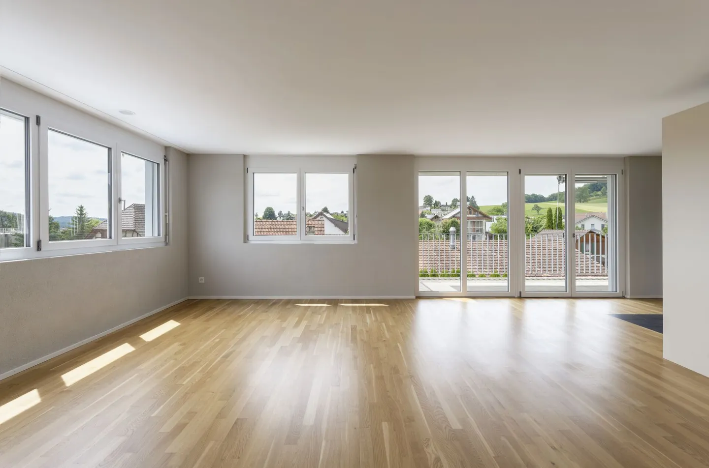 Moderne Garten Wohnung mit Parkett, entspannendem Sitzplatz und wunderschöner Aussicht - Foto 5 von 10