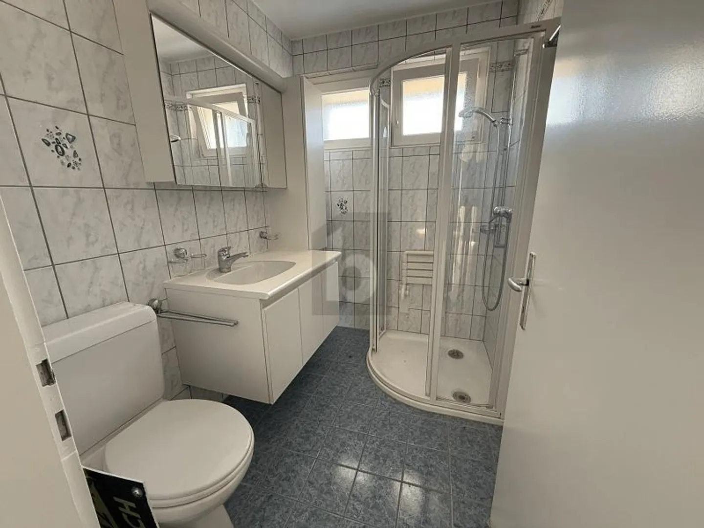 RENOVATED WITH A VIEW OF THE MOUNTAINS - Photo 4 of 5