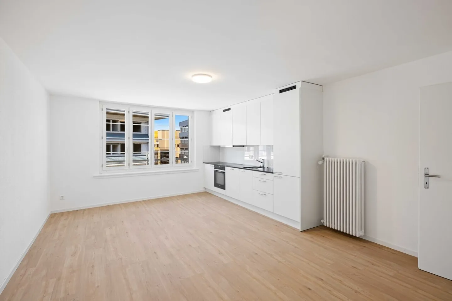 Living in the heart of Dietikon: modern, central, and with a sunny balcony - Photo 3 of 9