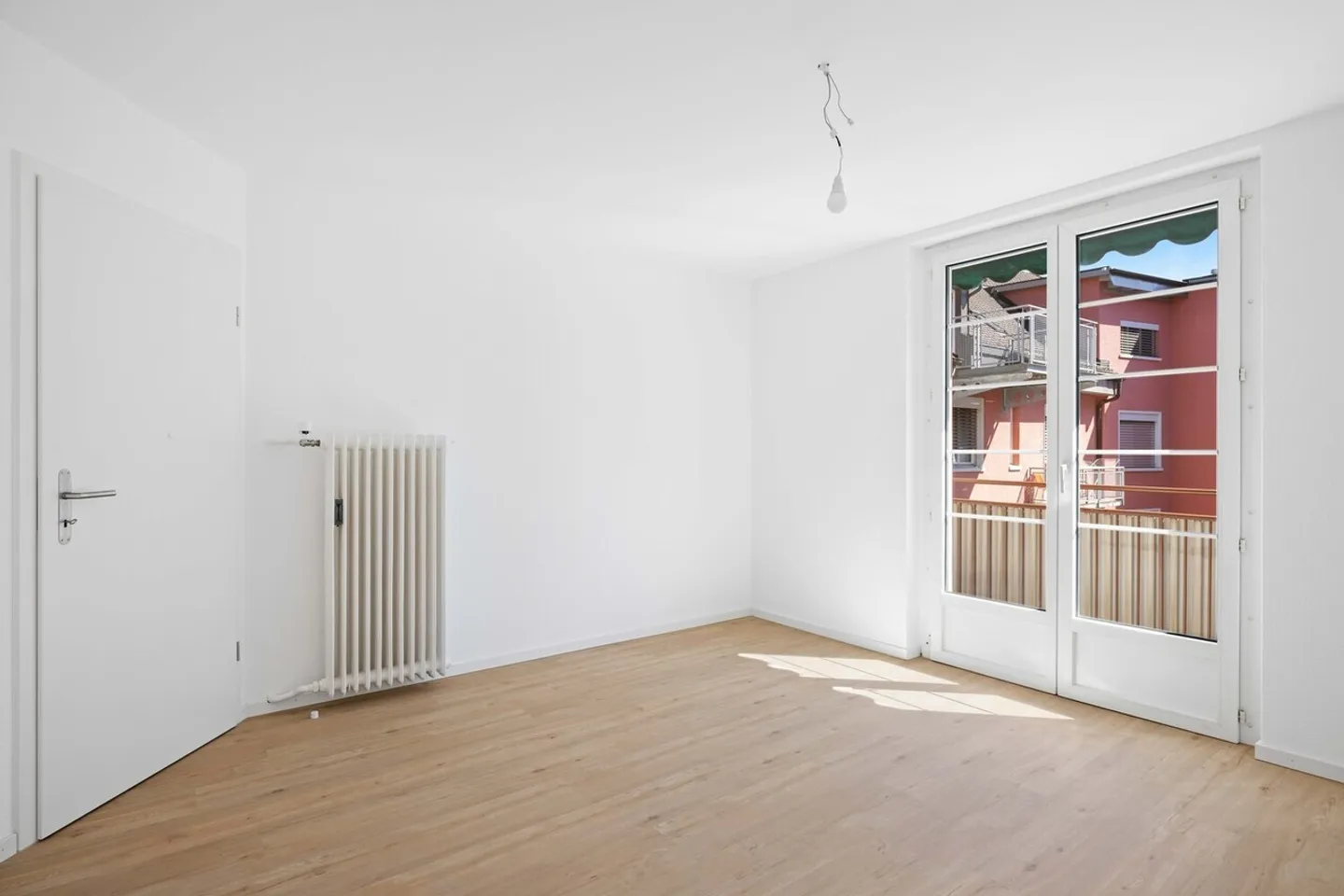 Living in the heart of Dietikon: modern, central, and with a sunny balcony - Photo 6 of 9