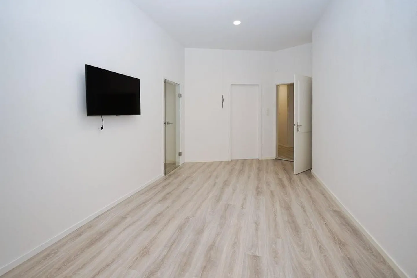 Perfetto per la tua offerta di cosmetici o massaggi - nel cuore di Berna - Foto 6 di 8