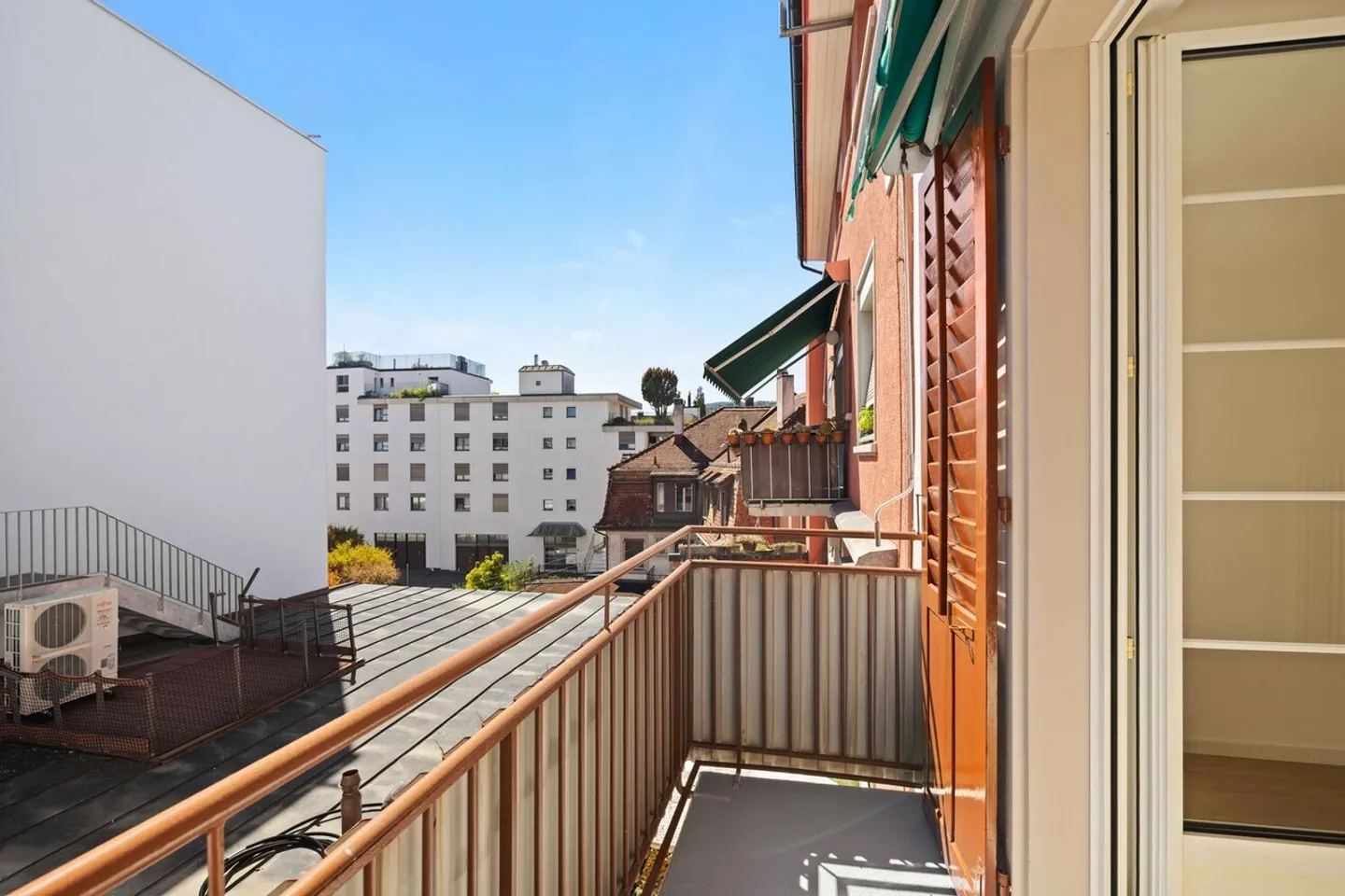 Living in the heart of Dietikon: modern, central, and with a sunny balcony - Photo 8 of 9