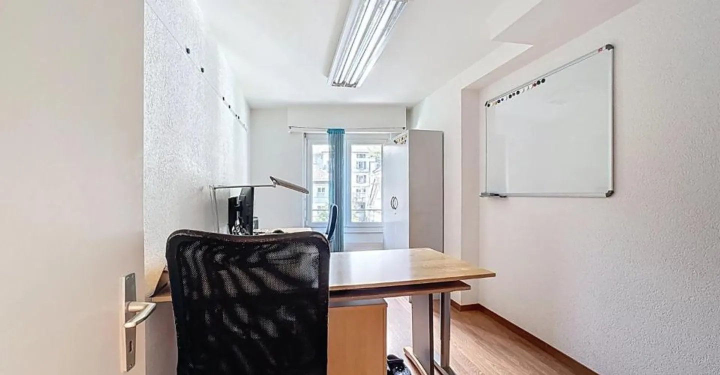 Spacious and bright offices in the heart of Monthey - Photo 6 of 12