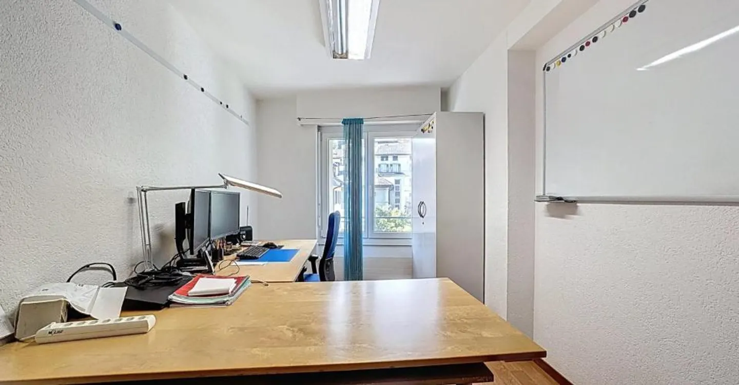 Spacious and bright offices in the heart of Monthey - Photo 7 of 12