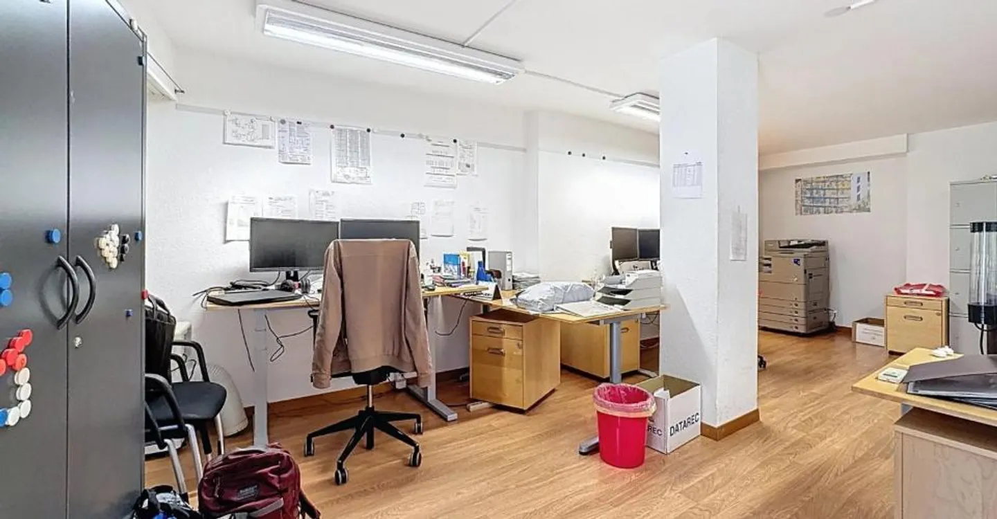 Spacious and bright offices in the heart of Monthey - Photo 8 of 12