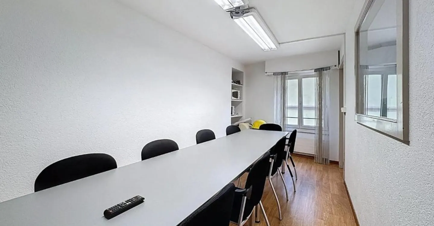Spacious and bright offices in the heart of Monthey - Photo 9 of 12