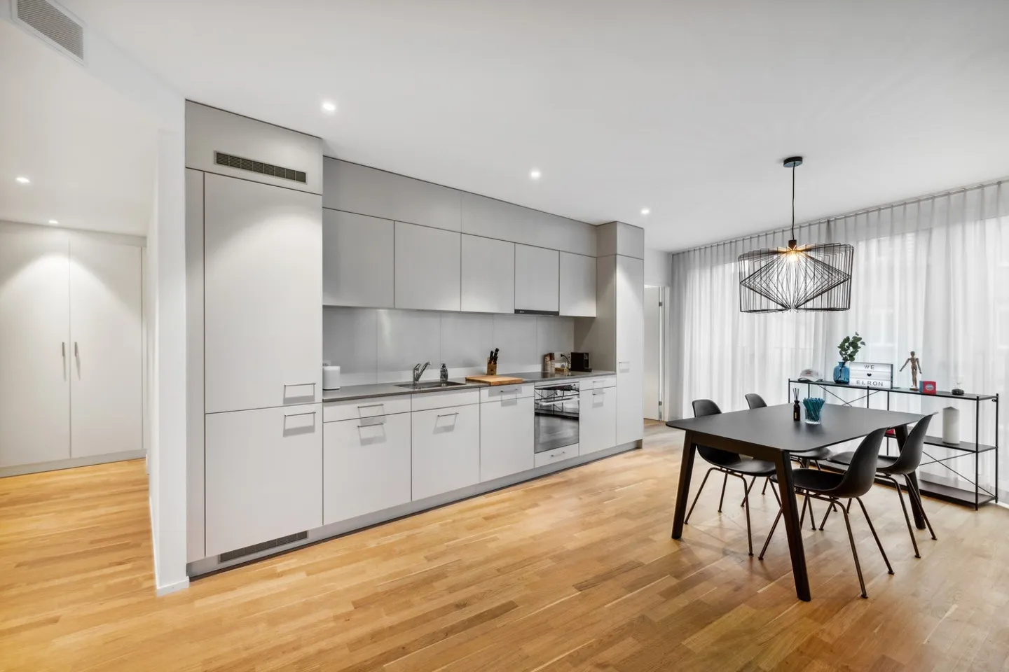 Appartement 3.5 pièces dans la tour de Münchenstein BL - Photo 3 sur 9
