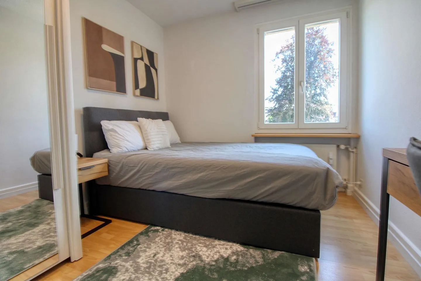 Cozy Coliving in Zürich's Green and Connected Höngg District - Photo 1 of 13